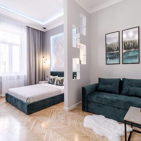 Modern Apartment Львов Экстерьер фото