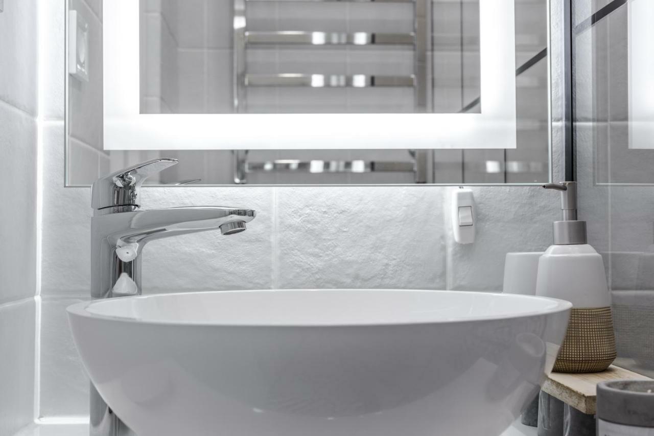 Modern Apartment Львов Экстерьер фото